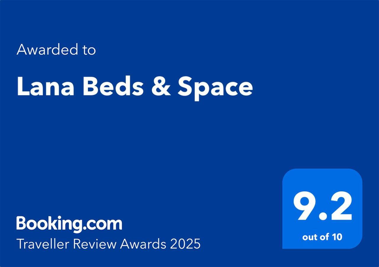 Lana Beds & Space Чиангмай Екстериор снимка